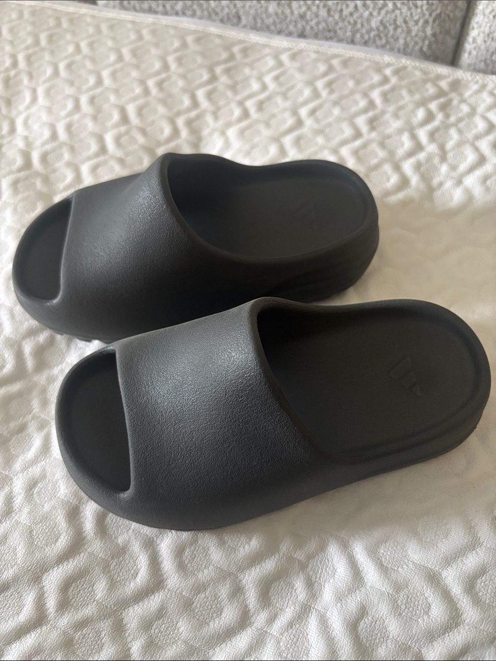 Yeezy Kids Black Foam Slide Sandals